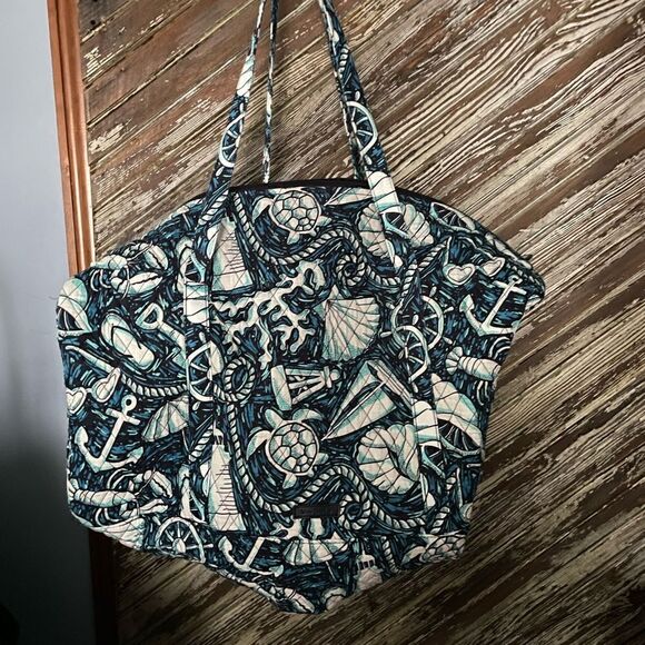 Vera Bradley Shore Enough large traveler duffel bag NWOT - Picture 13 of 14